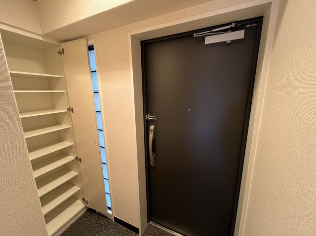 パレ朱雀門の玄関