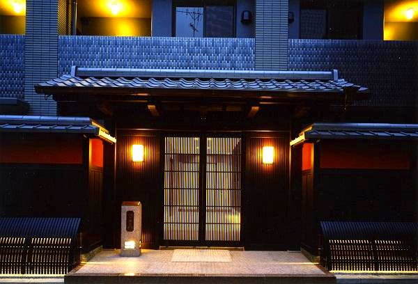 パレ朱雀門のエントランス