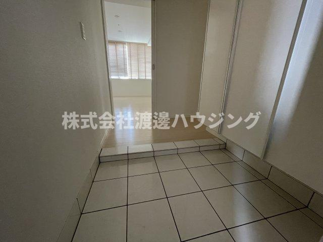 パークホームズ緑地公園の玄関