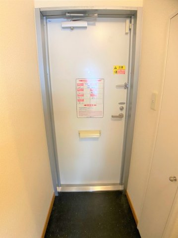 レオパレスＭＩＹＡＭＡＥⅡの玄関|設備・仕様は号室により異なる為、現況を優先致します。