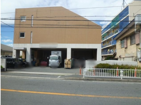 ⼤阪府⾨真市脇⽥町　倉庫