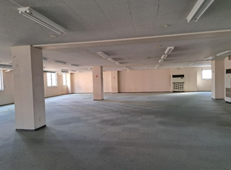 ⼤阪府⾨真市脇⽥町　倉庫の内装