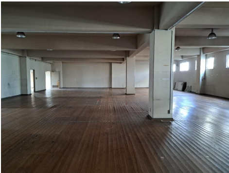 ⼤阪府⾨真市脇⽥町　倉庫の内装