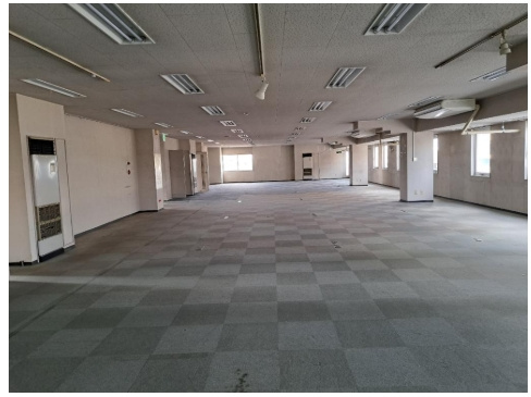 ⼤阪府⾨真市脇⽥町　倉庫の内装