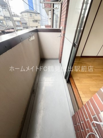 大阪市鶴見区今津中４丁目の賃貸マンションのバルコニー