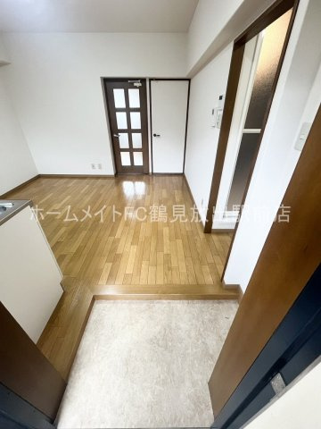 大阪市鶴見区今津中４丁目の賃貸マンションの玄関