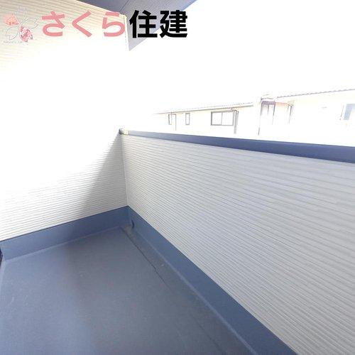 -Erde-　真岡市下高間木２期　２号棟のバルコニー|急な雨にも対応可能なインナーバルコニー