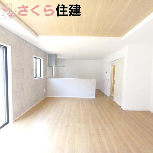 -Erde-　真岡市下高間木２期　２号棟の居間・リビング|南向きLDKはお家時間が長くても、1日通して日当たり良好。