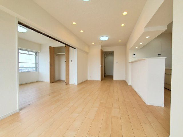 グリーンパーク第1八潮の居間・リビング|こちらの居間で趣味の時間をお楽しみください