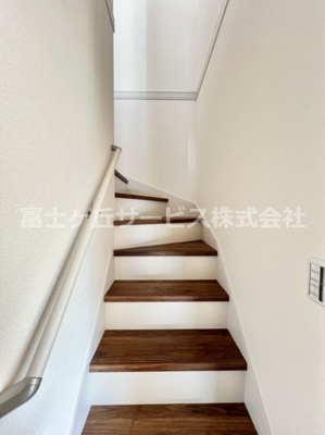 【その他】 | 御殿場市二枚橋 新築一戸建て | 階段です