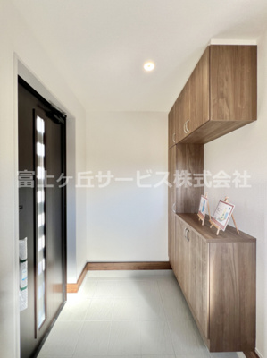 【玄関】 | 御殿場市二枚橋 新築一戸建て | きれいな玄関です