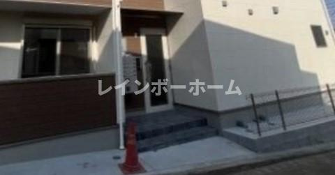 ジーメゾン大宮本郷町のエントランス