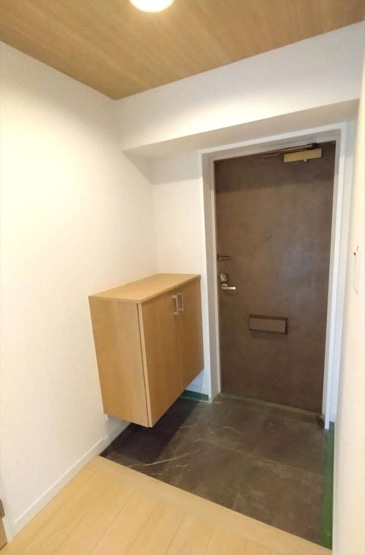 【玄関】 | アンピール百年橋 | 玄関には収能力の高いシューズボックスがセットされています