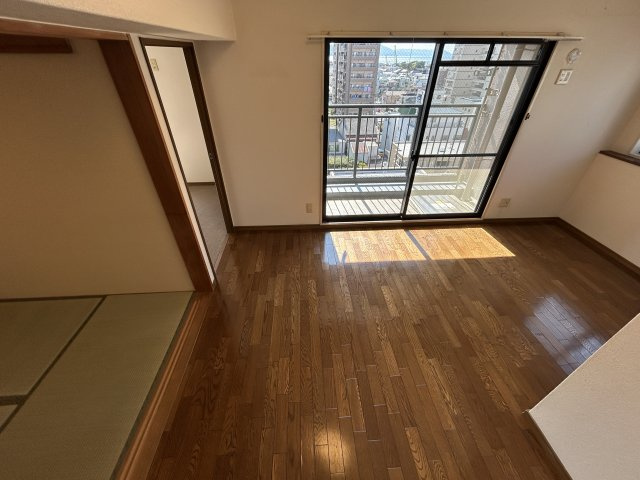 プレステージ明石本町の居間・リビング