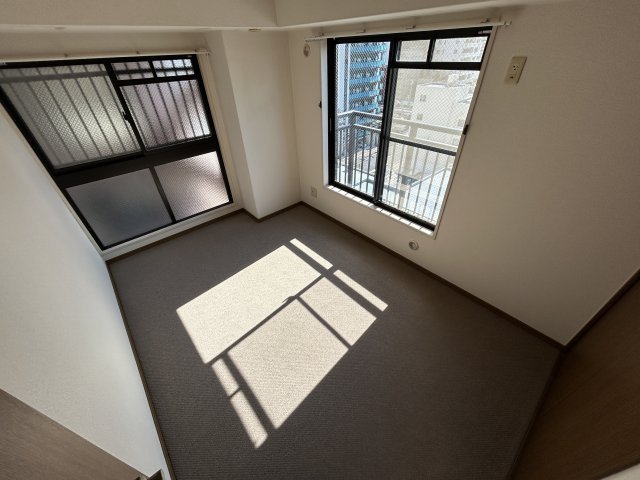 プレステージ明石本町の洋室