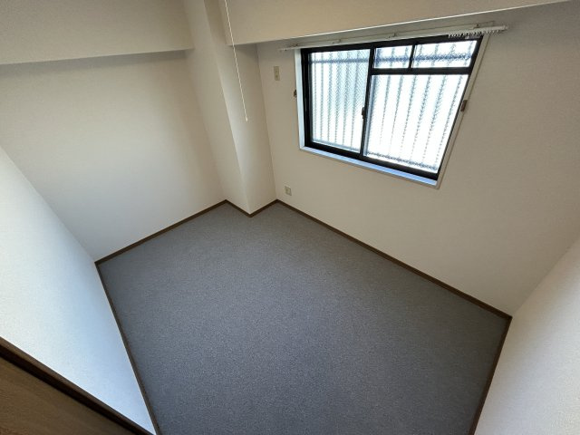 プレステージ明石本町の洋室