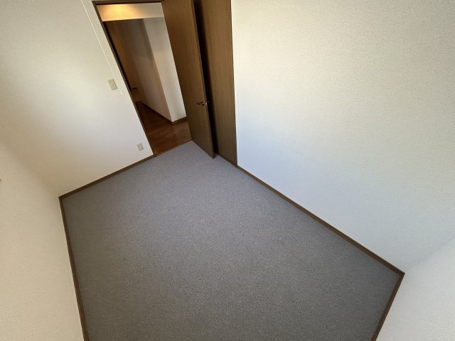 プレステージ明石本町の洋室