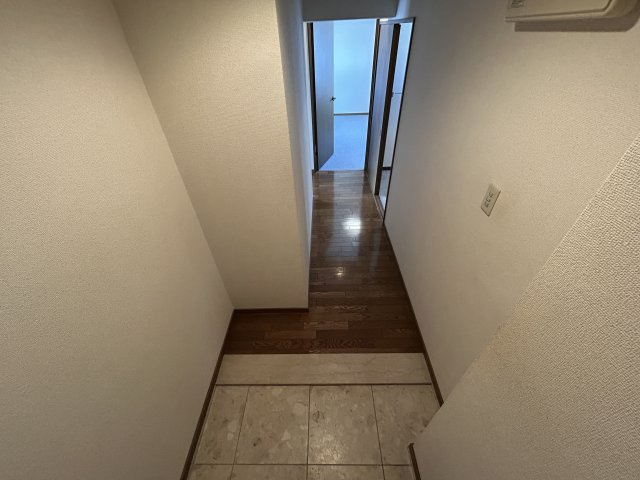 プレステージ明石本町の玄関