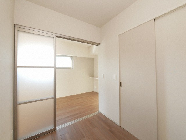 アーバネックス新町の洋室