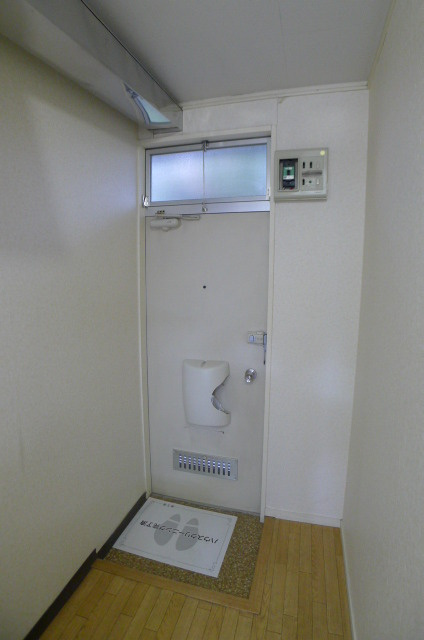イーグルハイツＡ棟の玄関