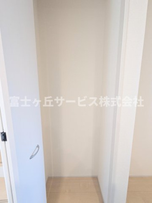 【収納】 | 浜松市中央区入野町 58期 新築一戸建て 2号棟 | キッチン横の収納です