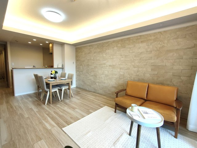 エフローレ新三郷216