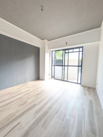 ディアコート静の洋室