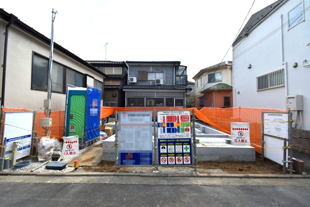 春日町4丁目・新築戸建の前面道路含む現地写真