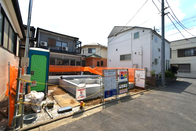 春日町4丁目・新築戸建の前面道路含む現地写真