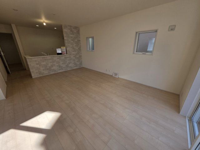 リーブルガーデン．S　熊谷宮本町第２　の居間・リビング|２号棟現地リビング（2025年11月21日）撮影