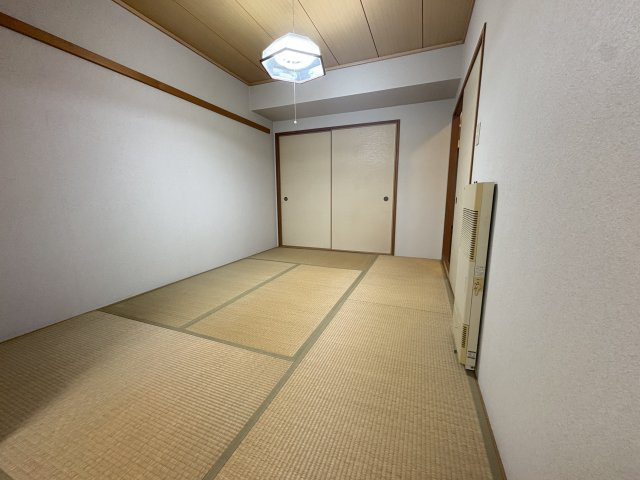 グランコリーナ西神南10番館の和室