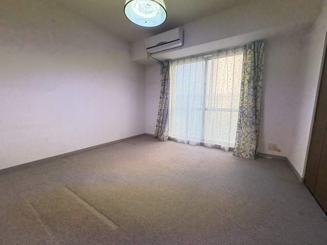 グランコリーナ西神南10番館の洋室