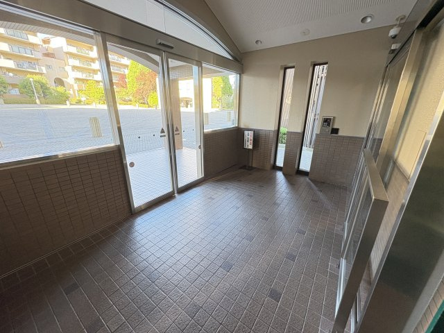 グランコリーナ西神南10番館のエントランス