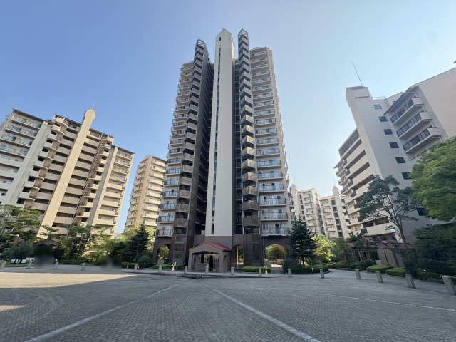 グランコリーナ西神南10番館の外観