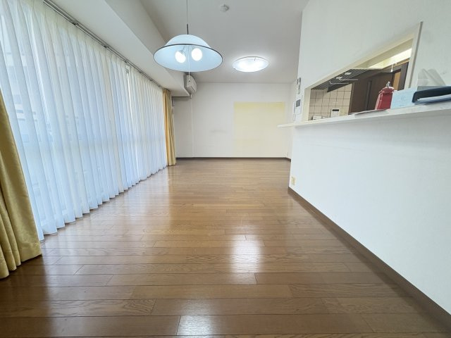 グランコリーナ西神南10番館の居間・リビング