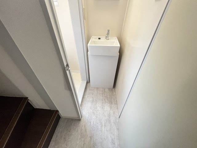 日置荘原寺町貸家の洗面所