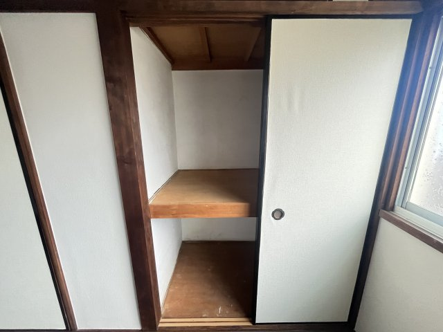 日置荘原寺町貸家の収納