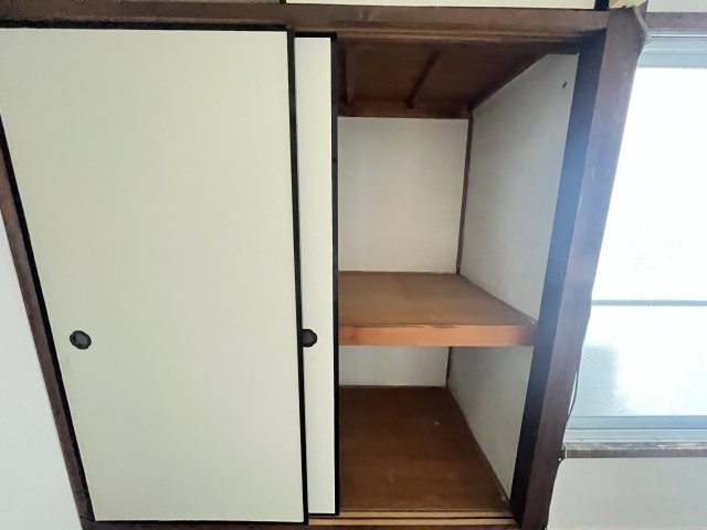 日置荘原寺町貸家の収納