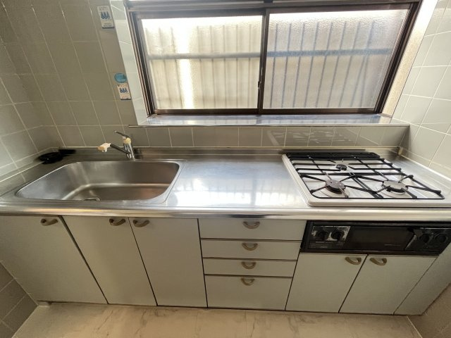 日置荘原寺町貸家のキッチン