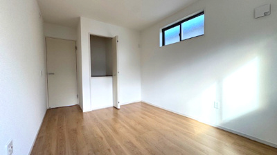 【収納】 | 堺市東区野尻町1期 | 6.5帖の洋室！全居室に収納が備わり、お部屋も広く、スッキリとお使いいただけます。