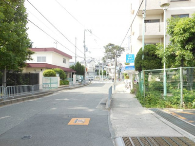 【周辺】 | 日商岩井第11緑地公園マンション | 前面道路