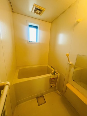 羽犬塚ガーデンハイツ Ⅱの浴室|ゆったり過ごせるお風呂です