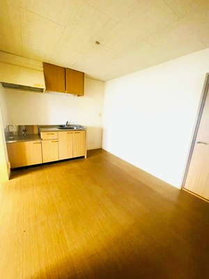 羽犬塚ガーデンハイツ Ⅱの居間・リビング|ゆったり過ごせる居間です