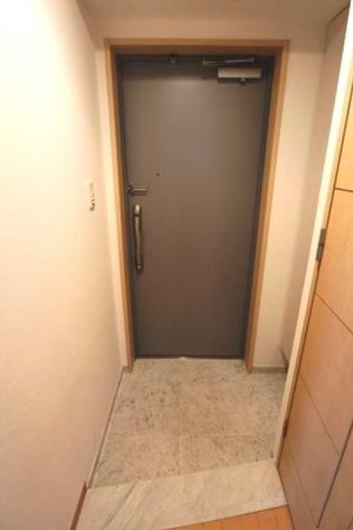 スペーシア三軒茶屋弐番館　駅近　ペット相談可　オートロックの玄関