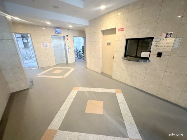 エスティライフ難波西　仲介手数料無料のロビー