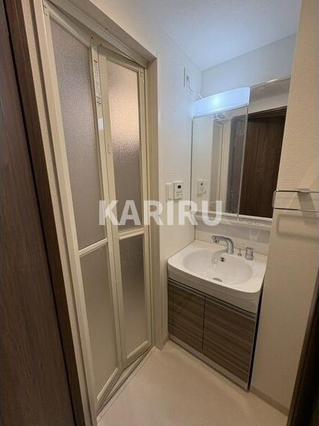 フォーリアライズ大阪ミッテの洗面所