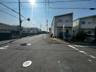 【前面道路含む現地写真】 | 【TVモニター付きインターフォン】 防犯設備として欠かせないTVモニター付きインターフォンがあります♪