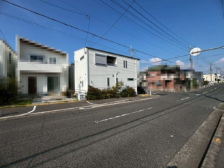 【前面道路含む現地写真】 | お客様にとって最良のマイホームが見つかりますよう、イエストアが全力でお手伝いさせていただきます！いつでもお気軽にお問い合わせ下さい♪