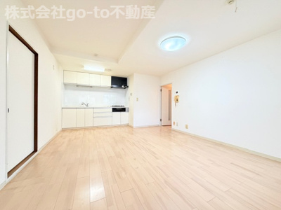 【居間・リビング】 | シャルムロアイヤル朝霧C3棟 | LDK16帖