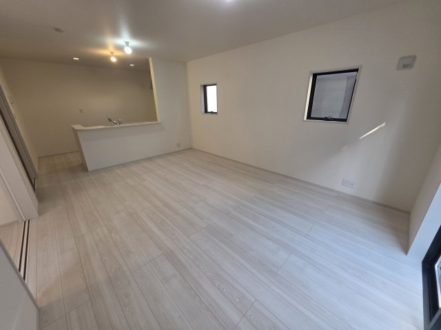 【居間・リビング】 | リーブルガーデン．S　鴻巣袋第２　 | 現地リビング（2025年12月19日）撮影